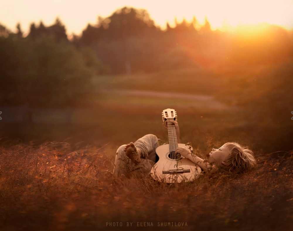 Copiii noștri și timpul – arta de trăi în tandrețe.